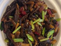 -严记小天府酸菜鱼(西四路店)