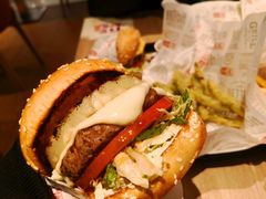 -The Habit Burger Grill 哈比特汉堡(复兴soho店)