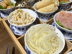 -聚汇三少·龙虾·中餐厅(莫邪路新天地店)