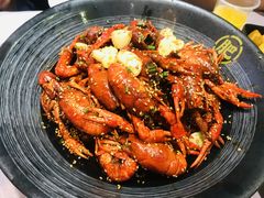 -肥肥虾庄·金牌油焖大虾(汉口城市广场店)