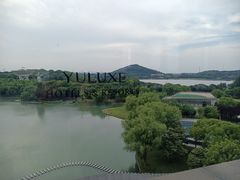 -上海佘山世茂艾美酒店