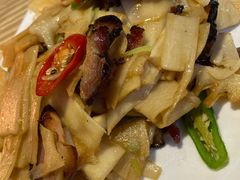 鲜笋炒腊肉-渔太泰漓江小馆·广西融合菜(西街店)