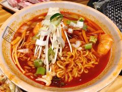 海鲜辛拉面-喜来稀肉(北外滩白玉兰广场店)