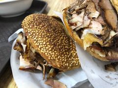 烧饼夹肘子肉-老四烧饼铺(丽源路店)