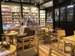 -猫的天空之城概念书店(杭州南宋御街店)