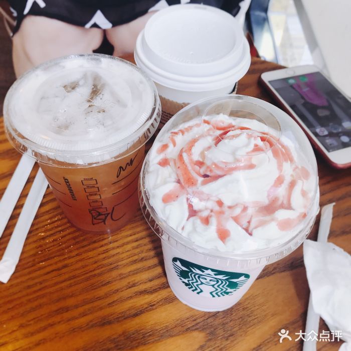 星巴克(惠新店)草莓白巧克力星冰乐图片