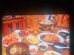 -老滇山寨•云南特色菜•地方菜•民族风情歌舞表演(金碧店)