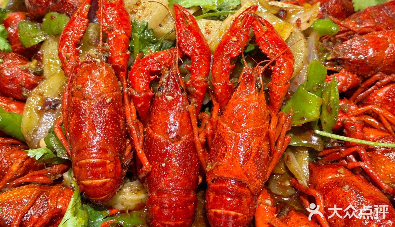 南京旅游一定要来玄武湖老牌龙虾店‼️