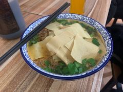 -老字号杨坡红油米线腊汁肉夹馍(东四道巷店)