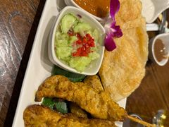 -Chom Cafe and Restaurant