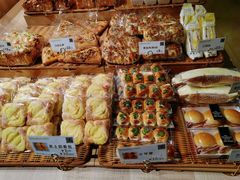 -顶东面包花园·生日蛋糕(世博店)
