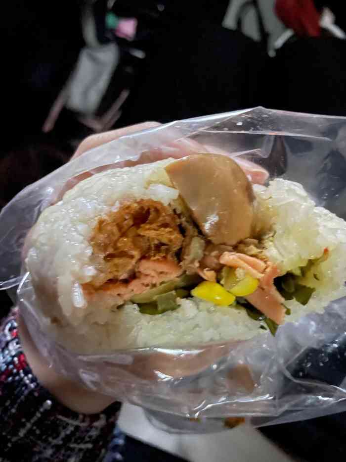 久违的秋英饭团,以前在那附近上班,经常跟同事中午都要买个当下午茶