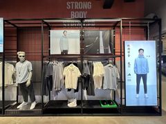 -adidas(滔搏朝阳大悦城店)