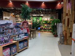 -中百仓储超市有限公司(越秀星汇维港店)