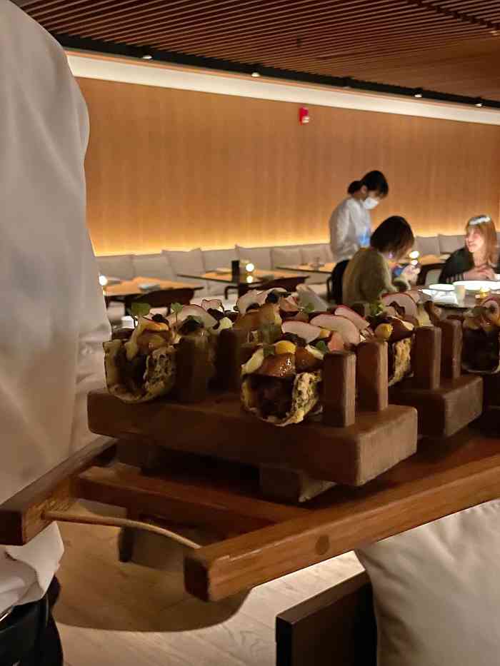 日矢·hiya-"纪念日选了这家餐厅,是因为看见好友来这里.