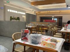 -肥肥虾庄·金牌油焖大虾(汉口城市广场店)