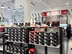 -UNDER ARMOUR(新燕莎奥莱店)