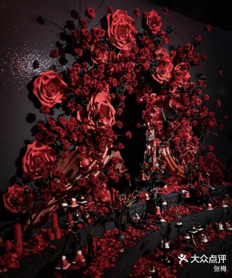 复古有高级感的红色玫瑰婚礼