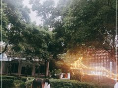 -二荆条·蜀鲜汇城市森林火锅