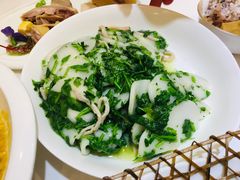荠菜肉丝炒年糕-老吉士(环贸iapm店)