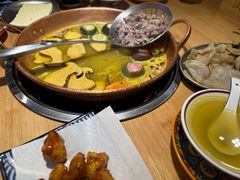 -洱火云南酸菜牛肉火锅(石景山当代商城店)