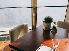 靠窗位-上海柏悦酒店·世纪100牛排馆
