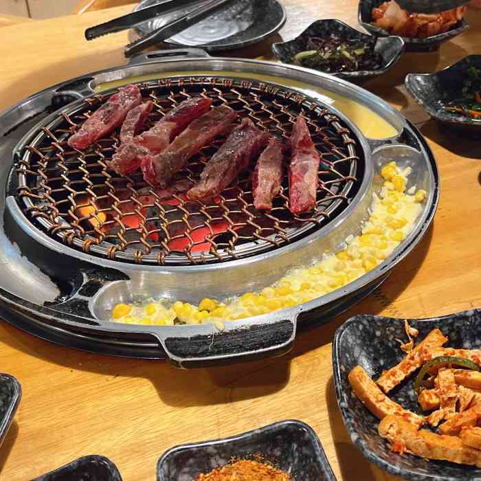 江原道韩式碳火烤肉店(怡丰店)-"一行五个人 点了一桌子 根本吃不完哈