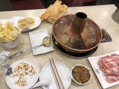 -楼外楼大刀肉传统火锅居(博学路店)