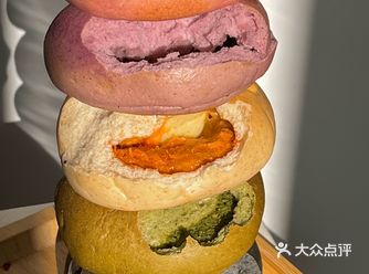 #觅食记#下午茶时间到 辣松芝士贝果 284kcal