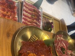 -汉城烤肉·黑金冠(华山路店)
