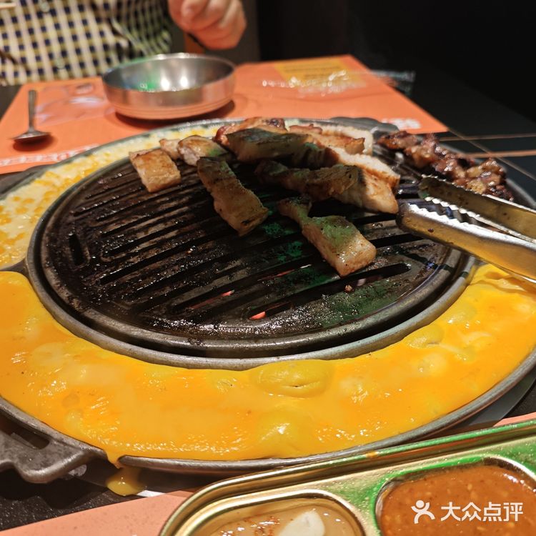 每次过来必点雪花牛肋条，真的巨好吃。肉质鲜嫩多汁