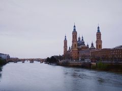 -皮拉尔圣母圣殿主教座堂