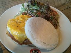 芝士鸡蛋汉堡-漫咖啡MAANCOFFEE(清江路店)