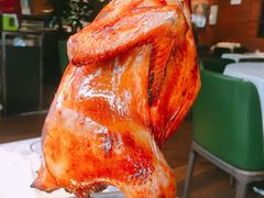 充满肉汁的大鸡腿子-五稻厨房粤西菜(新闻店)