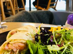 三文鱼牛油果法拉卷（半卷）-HELLO 27 意面·沙拉·帕尼尼