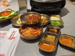 -草家酱蟹炭火烤肉店(珲春南路一店)