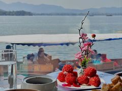 杨梅鳕鱼球-柳莺湖上·湖景餐厅·江南菜(西湖店)