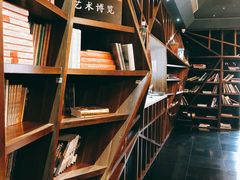 -钟书阁(松江泰晤士小镇店)