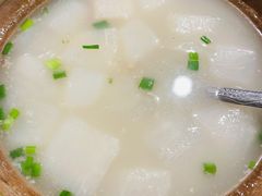 砂锅龙骨萝卜汤-百年粉蒸牛肉