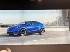 -TESLA 特斯拉(上海太古汇体验店)