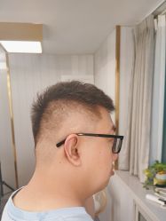 -即型男士理发工作室