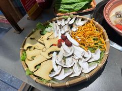 -阿婆情腊排骨火锅·野生菌季(古城旗舰店)