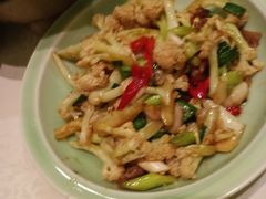 -阿瓦山寨·湘菜现炒·剁椒鱼头王(咸阳总店)