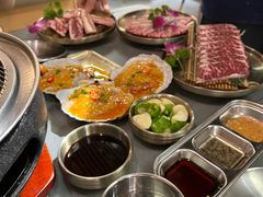 -围炉肉舍•炭烤活鳗•丹东海鲜烤肉(步行街店)