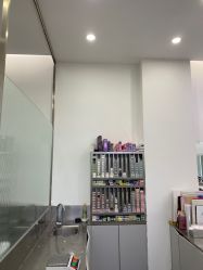 -V7 HAIR SALON