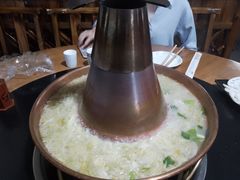 -果松木炭酸菜铜火锅·外婆参鸡汤