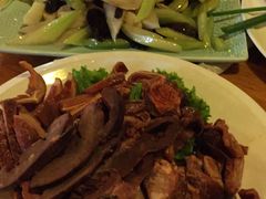 -闯关东东北农家菜(崂山石老人店)