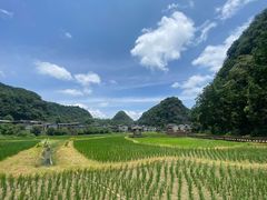 -高荡千年布依古寨旅游景区
