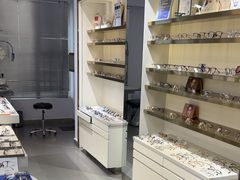 -视野联行眼镜•蔡司•依视路(温江店)