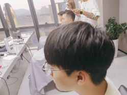 -宫铭烫发染发接发店
